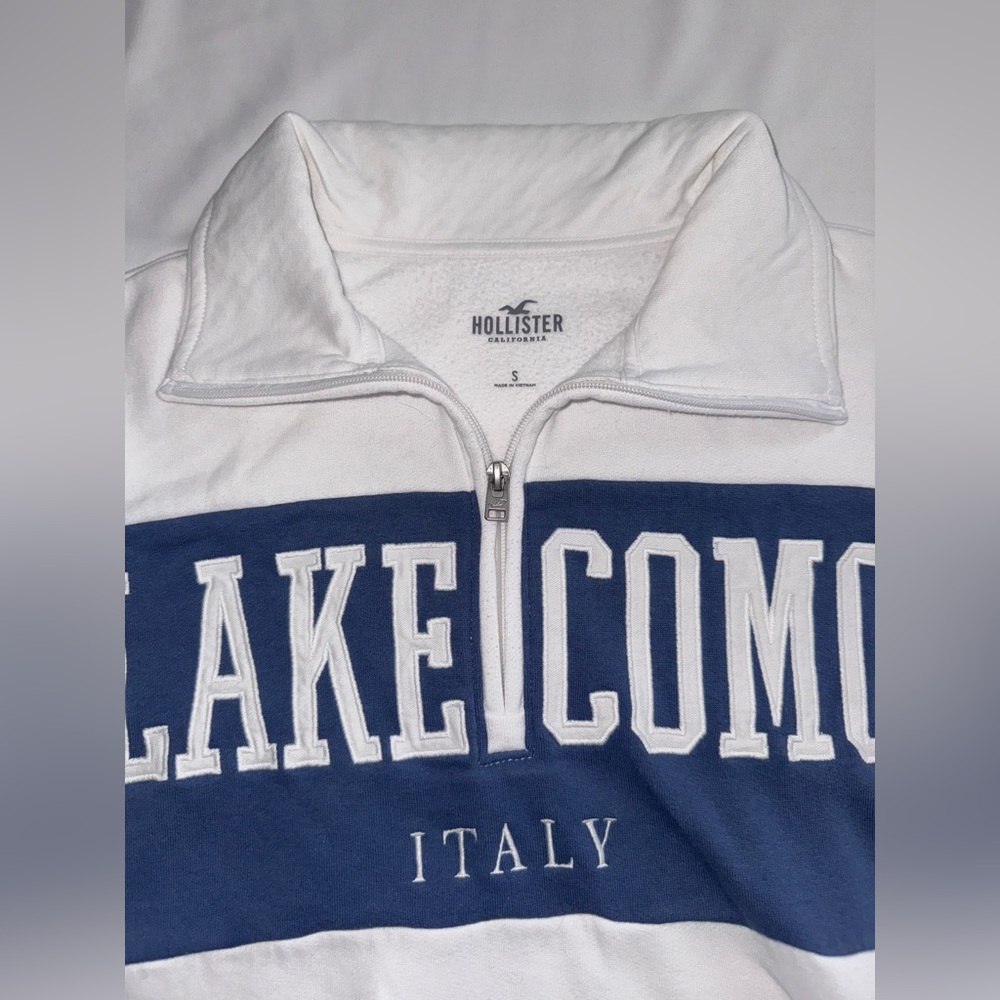 Hollister Navy and White Lake Como Pullover - Picture 3 of 3